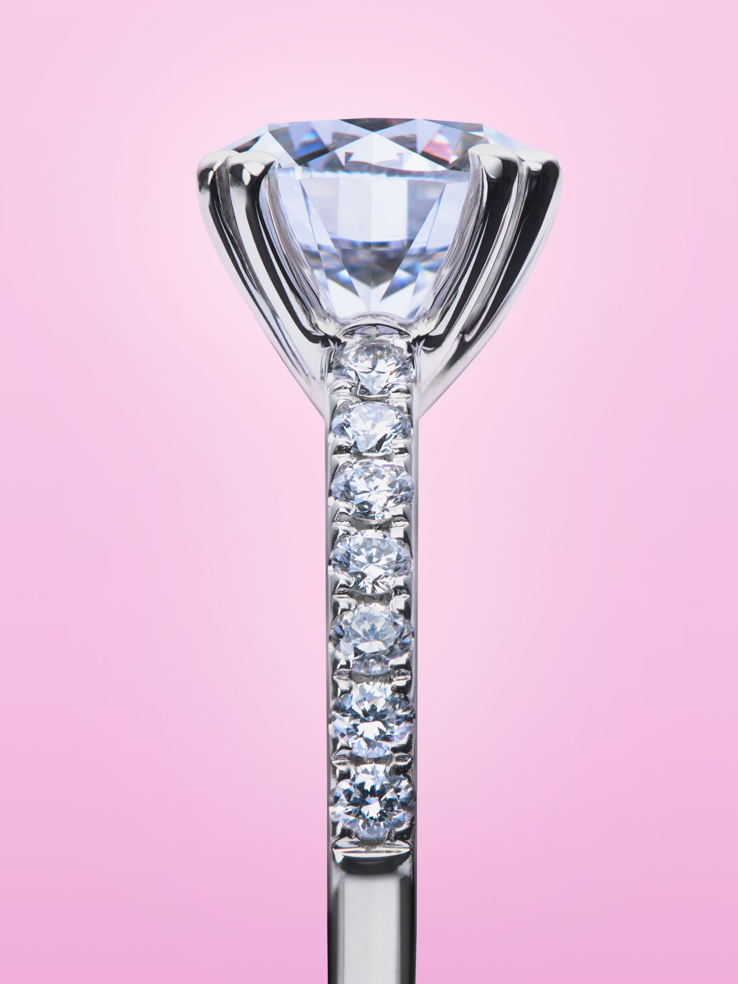 The Ultimate Guide to Choosing a Lab-Grown Diamond Engagement Ring: A Rational, Precision-Driven Approach